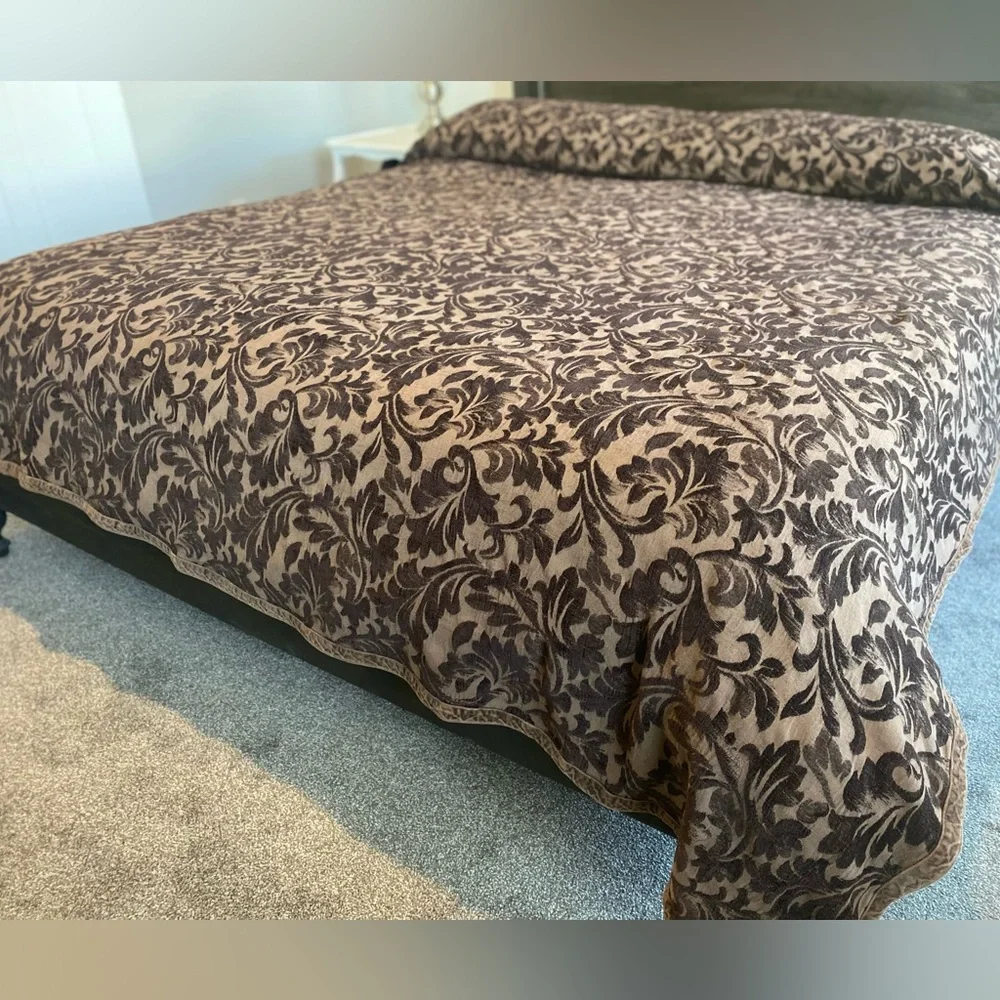 Bella Notte Elegant Brown Tennyson Floral Bedding Coverlet Queen